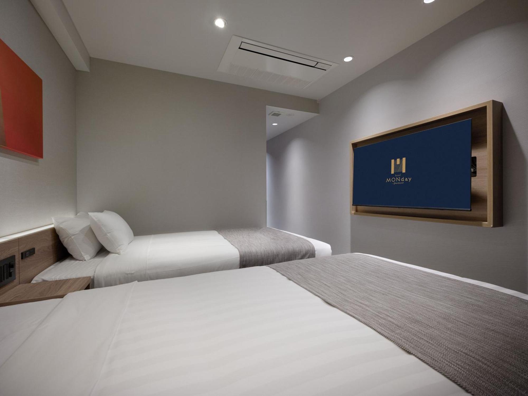 Premium Monday Ginza East